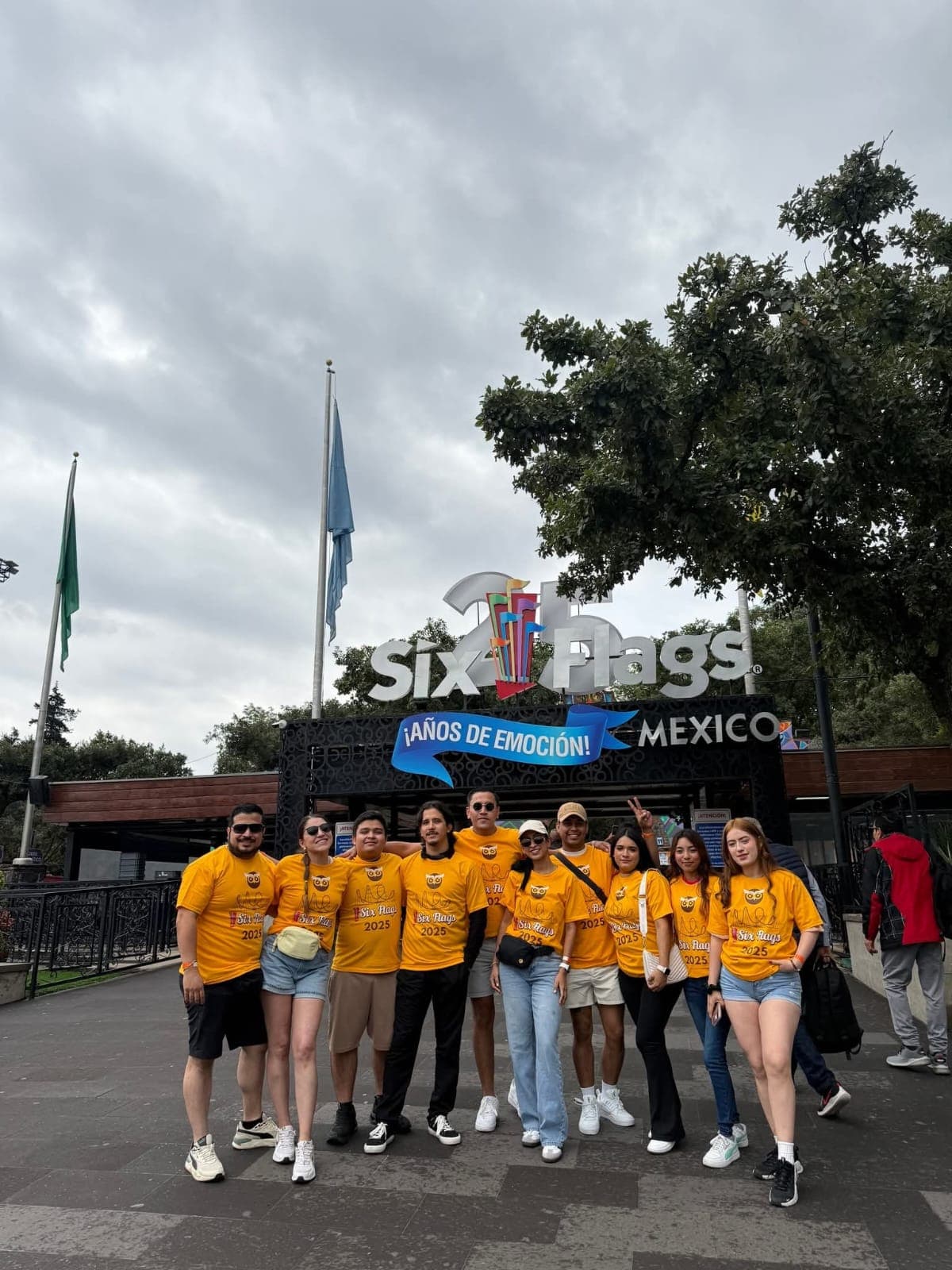 Equipo Wapping Truck en Six Flags